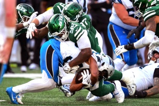 카우보이스, 제츠의 퀴넨 윌리엄스와의 트레이드에서 포위된 수비진을 위해 대대적인 움직임